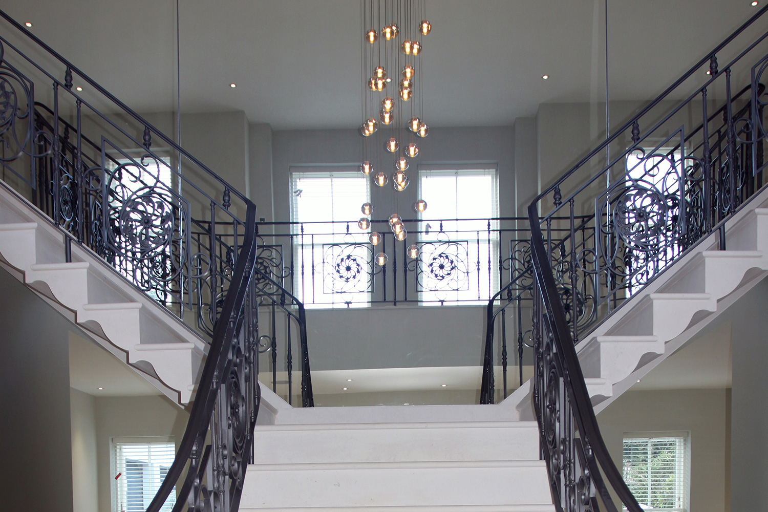 Mirror winged staircase